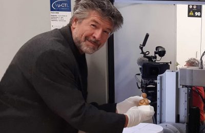 Universum series shot in Vienna µCT Lab:  Prof. Gerhard Weber and the Venus von Willendorf.